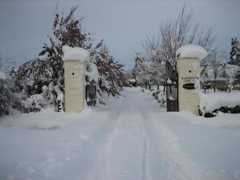 Whitestone Cottages Windwhistle Esterno foto